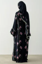 Blooming black floral abaya by Tülin Moda