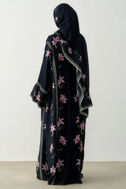 Blooming black floral abaya by Tülin Moda