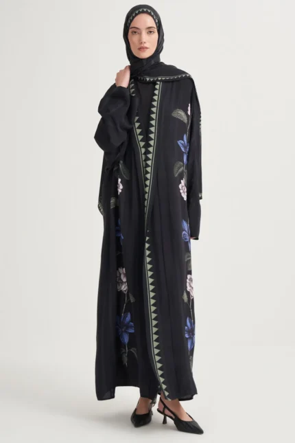 Blossia premium floss abaya in black, an open-front viscose modest abaya by Tülin Moda