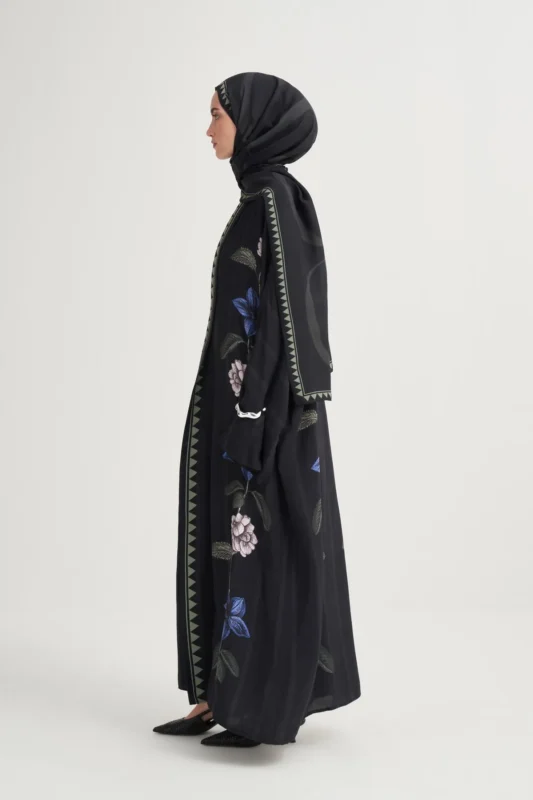 Black Blossia open-front abaya in soft, breathable viscose by Tülin Moda