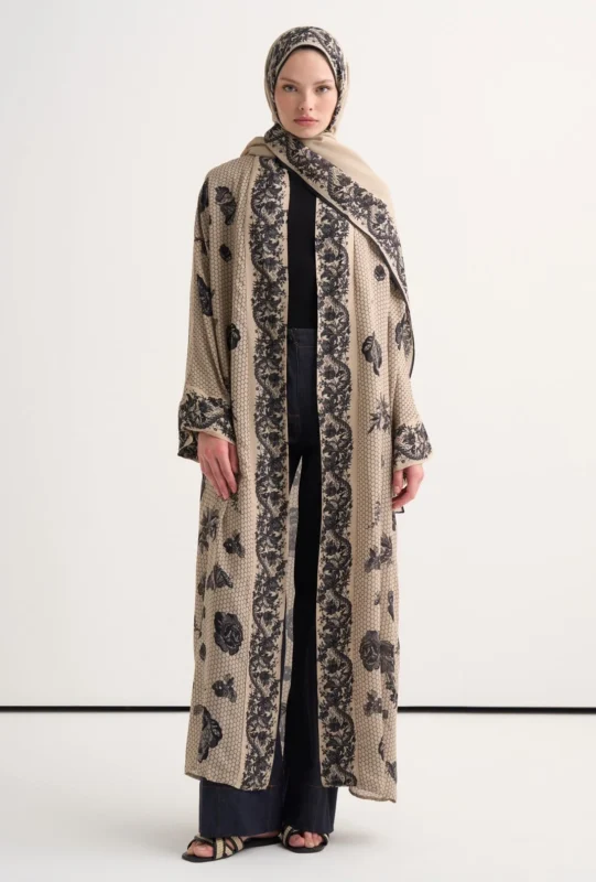 Floral open-front abaya in taupe viscose, light and flowy, by Tülin Moda