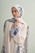 Navy floss abaya in cream, an open-front viscose modest abaya by Tülin Moda