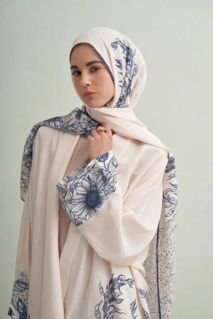 Navy floss abaya in cream, an open-front viscose modest abaya by Tülin Moda