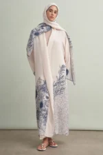 Cream open-front abaya in soft viscose, 140 cm long, by Tülin Moda