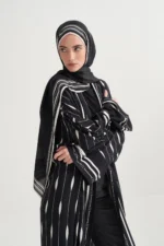 Zyra premium floss abaya in black, an open-front viscose modest abaya by Tülin Moda